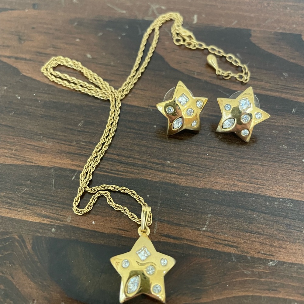 Jewelry Star pendant and earrings
